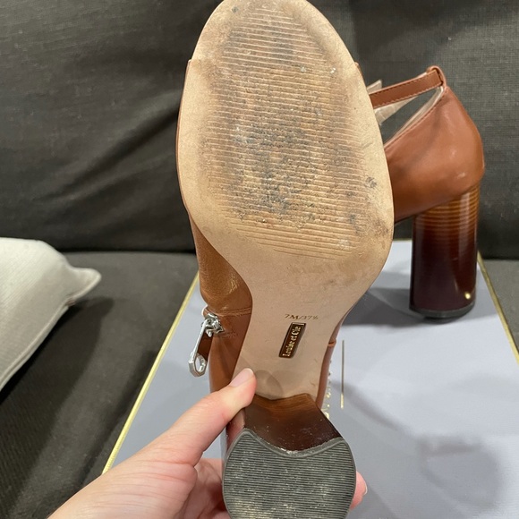 Open toe leather booties. - Picture 4 of 4